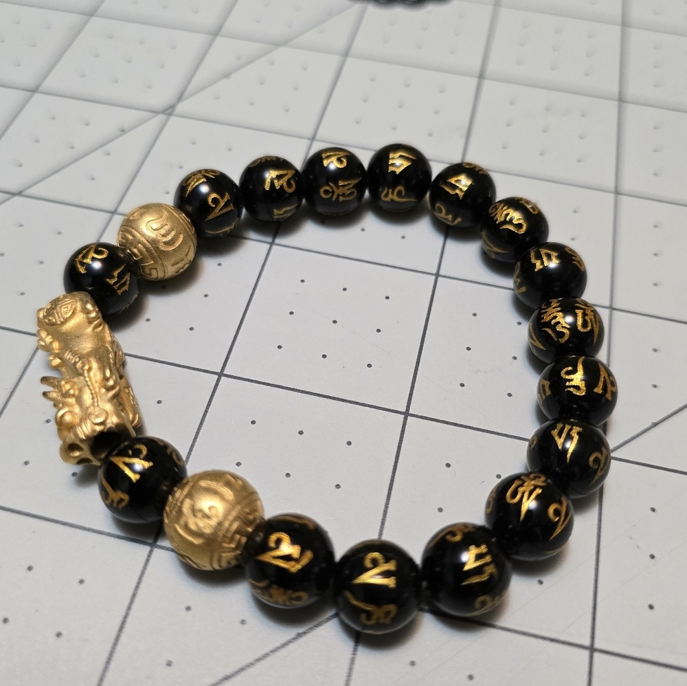 Black and Gold Beaded Feng Shui Bracelet